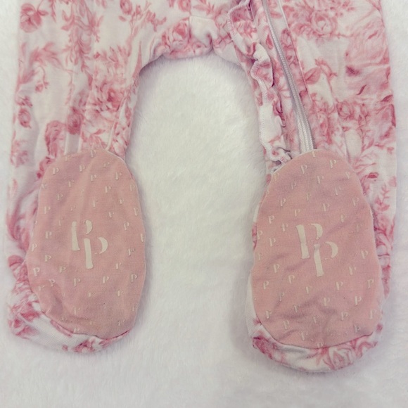 POSH PEANUT 3-6 months sleeper. - Picture 4 of 5